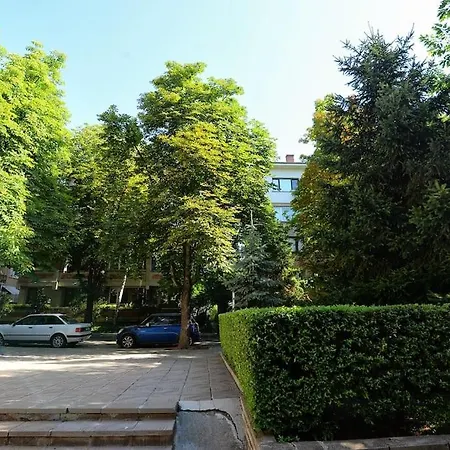 Lozenec Apartman *